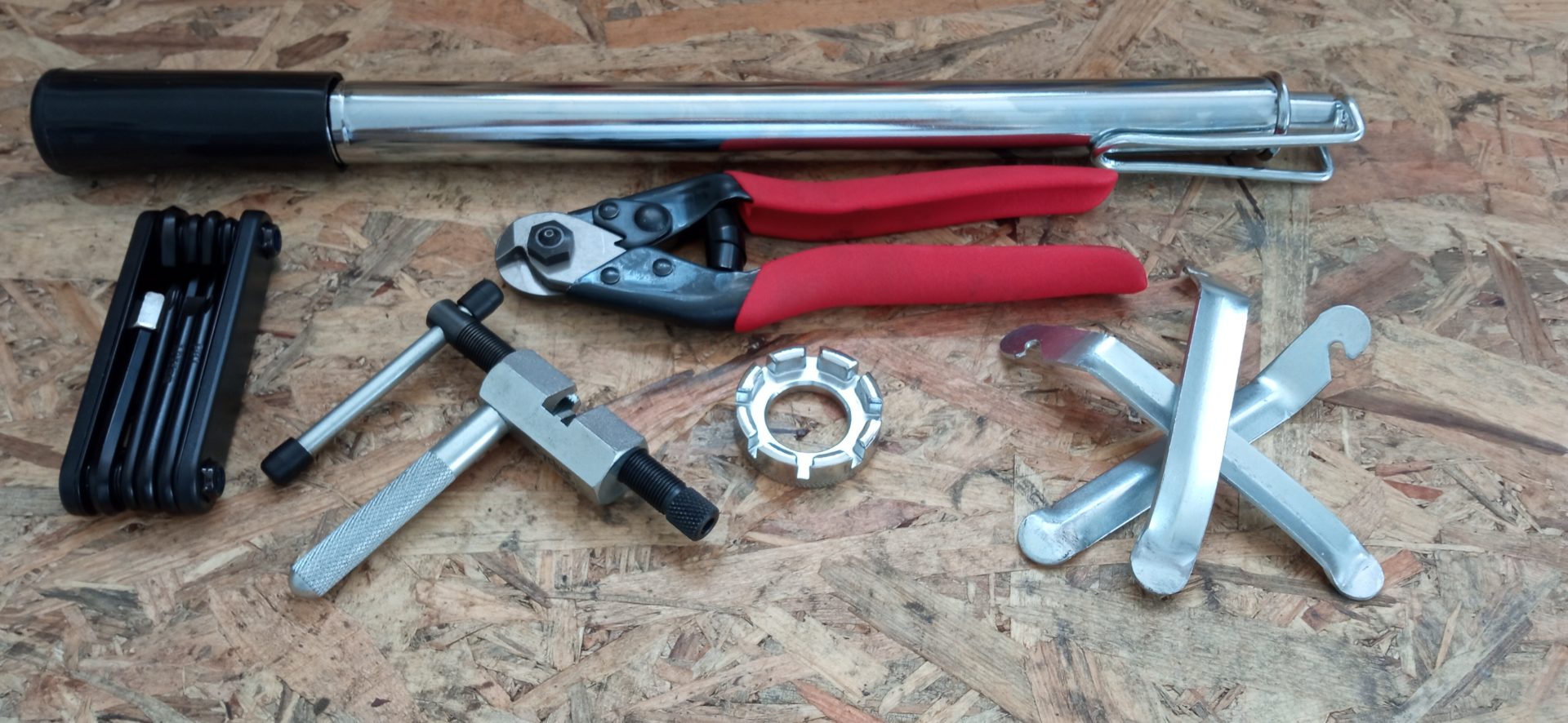 Cyklistické náradie, ktoré by mal mať každý cyklista 1 základné cyklistické náradie pre cyklistov